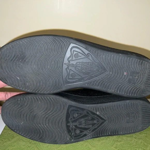 Gucci Black Logo-Embossed Sneakers - Picture 6 of 8